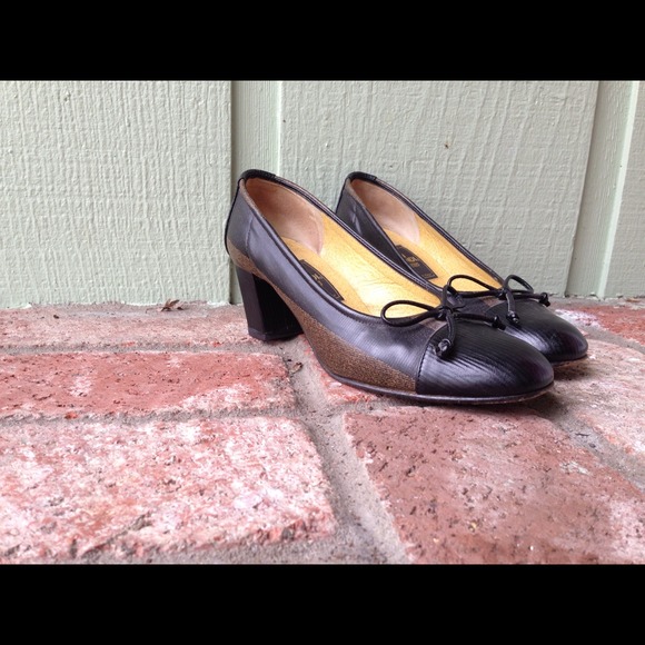 Vintage 5.5M Black Leather Fendi Pumps Heels