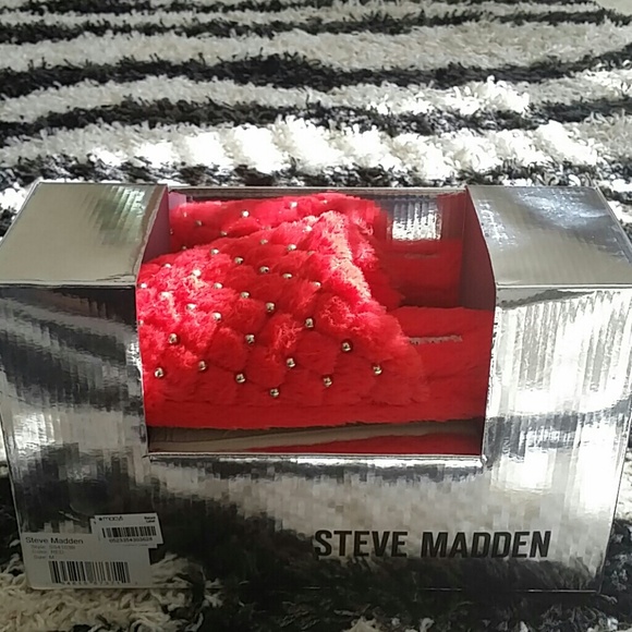 Steve Madden Accessories - Red Steve Madden Slippers