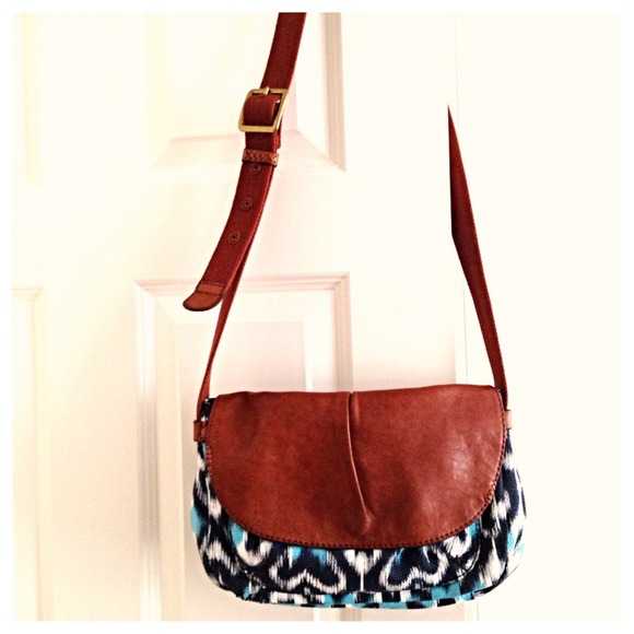 Lucky Brand Handbags - EDITOR PICK! Lucky Brand Crossbody Purse