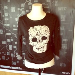 Dark grey H&M crewneck with lace skull