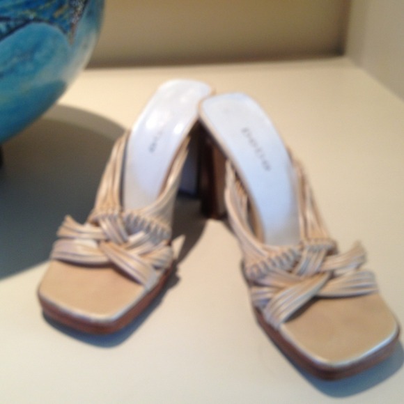 Bebe sandals