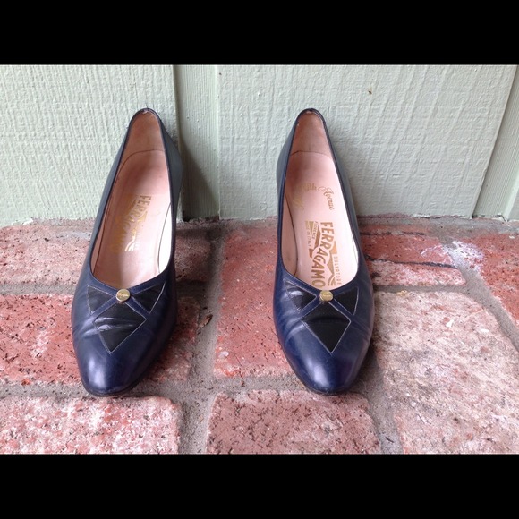 Vintage 8A Salvatore Ferragamo Blue leather Heels