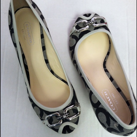 NWOB Authentic Signature Coach Wedges Shoes SZ 6