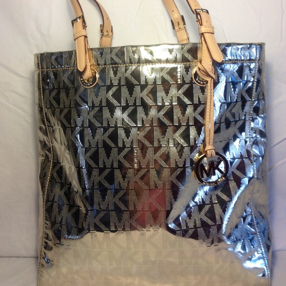 Micheal Kors Tote- REDUCED!!!