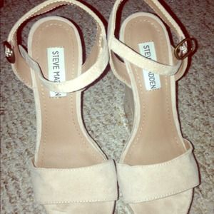 Steve Madden nude wedges