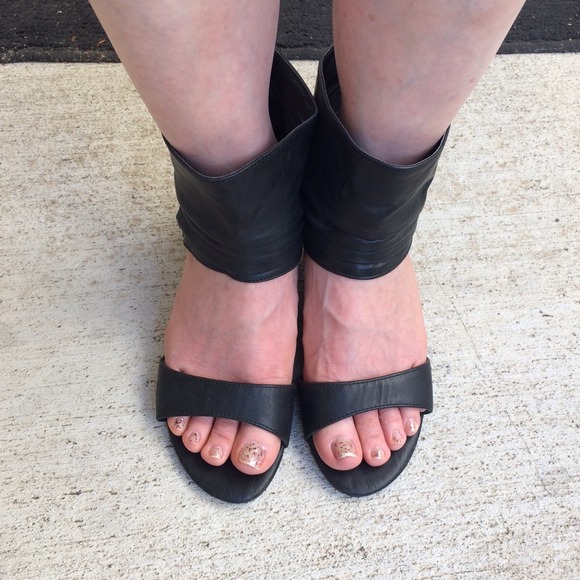 ❌SOLD❌Faux Leather Ankle Wrap Sandal - Picture 3 of 4