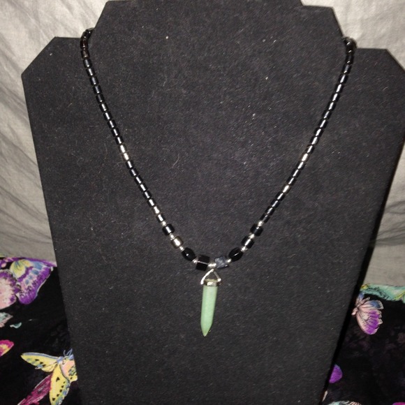 Jewelry - 💥Hematite necklace with jade pendant