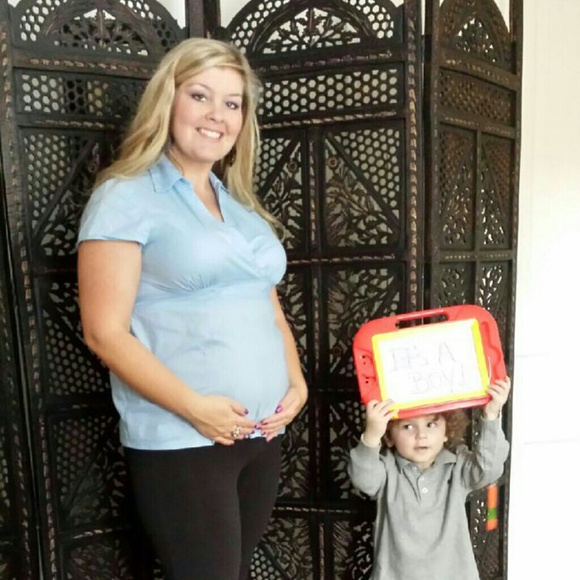 Maternity shirt. Motherhood Maternity