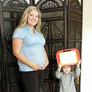 Maternity shirt. Motherhood Maternity