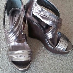 Glo wedge heels silver.