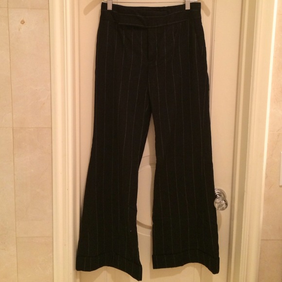 🔵POWERFUL🔵Black & gray stripe Zara Europe pants.