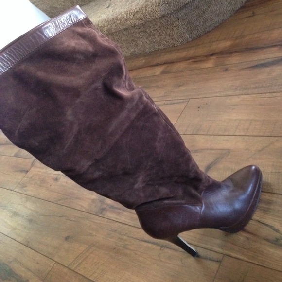 Sold locally🎀 brown suede boots - Picture 3 of 4
