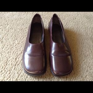 ⭐️REDUCED🌟 LEATHER FLATS⭐️