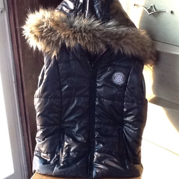 Really cute vest only worn once!