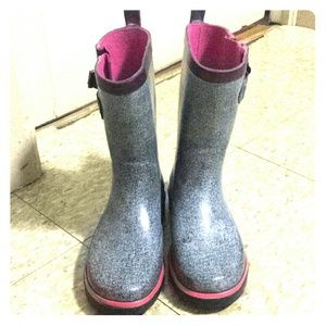 Grey denim looking rainboots!