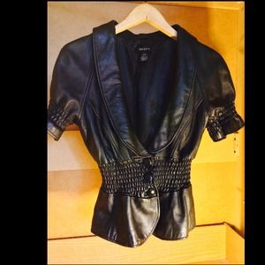 Chic short sleeve leather jacket
