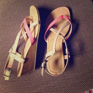 MADDEN GIRL Mini Wedge Sandals ☀️
