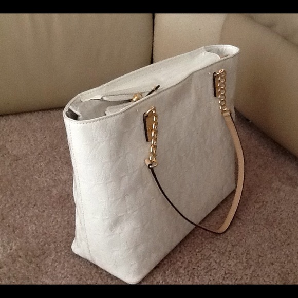 MICHAEL KORS BAG 🚫SOLD🚫🚫 - Picture 2 of 4