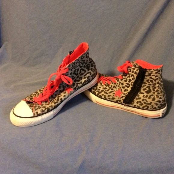 grey leopard print converse