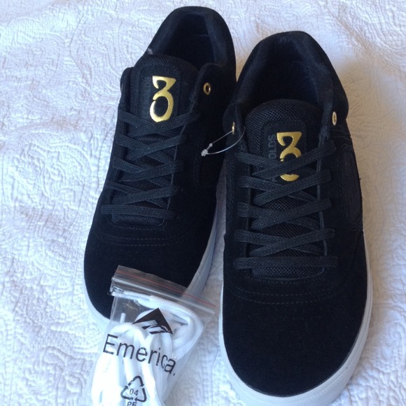Emerica shoes black & white