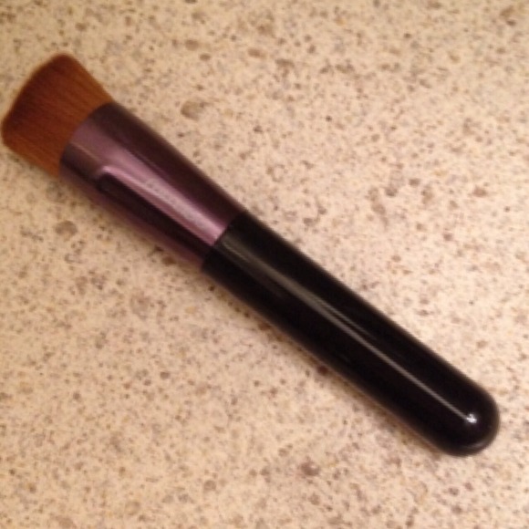 🔴SOLD🔴 powder brush