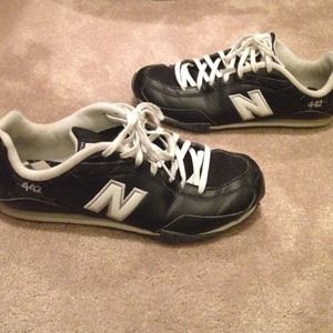 Women's New Balance 442 tennis shoes