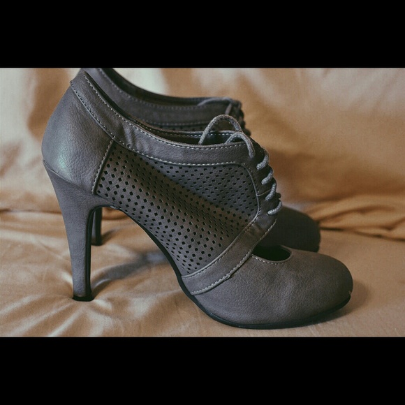 SOLD ON EBAY Tan Spiked Heels