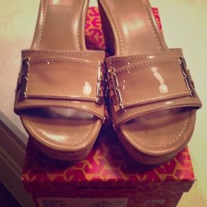 100% authentic Tory Burch 8.5 Pamela heels!