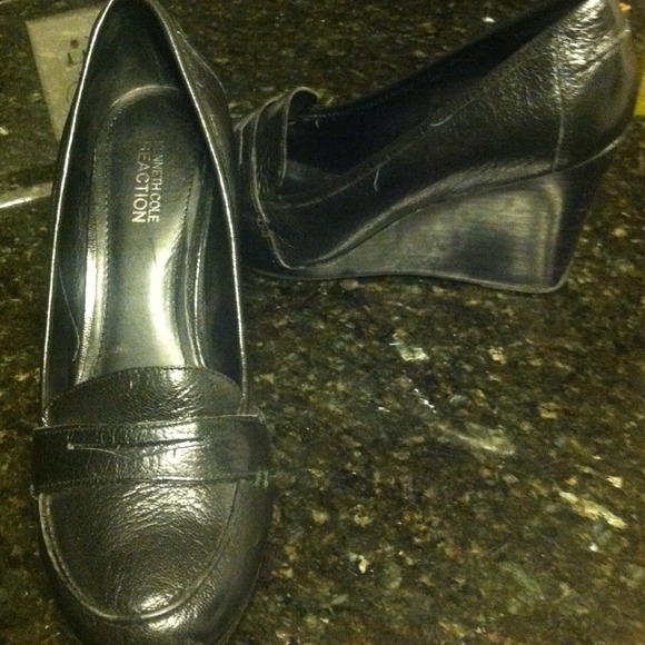 Kenneth Cole Reaction Wedges