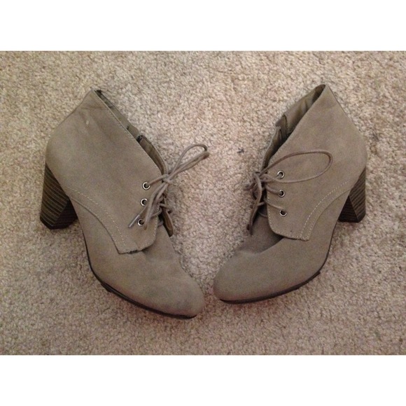 grey/tan ankle booties!