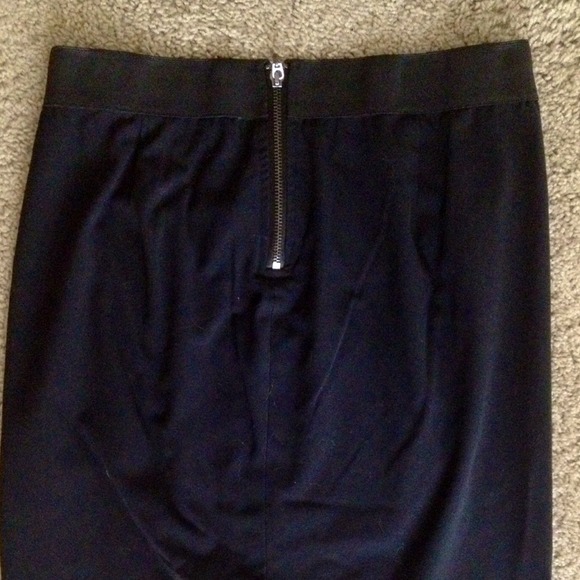 Kenneth Cole Reaction Black Skirt-sz 8 - Picture 2 of 2