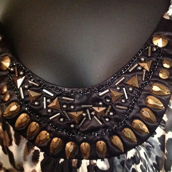 Animal print top🌺🌺SOLD🌺🌺 - Picture 3 of 4