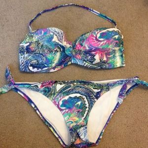 Beautiful paisley print Victoria's Secret bikini