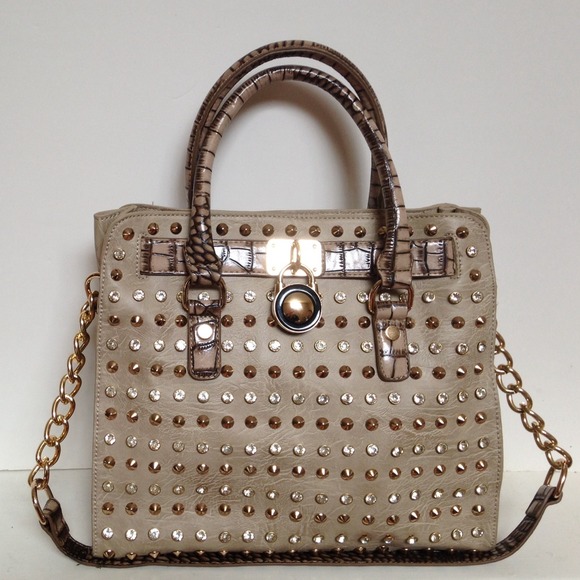 ✨PRICE REDUCED crystal embellished shoulder bag