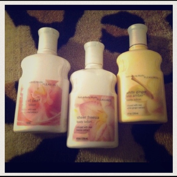 🔴Sold🌸 Lotion bundle - Picture 2 of 3