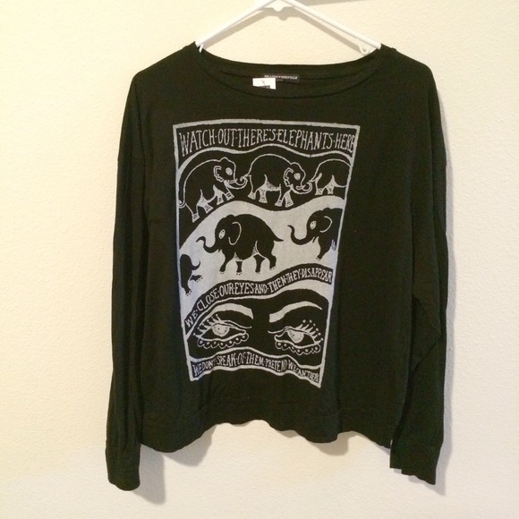 ❌Sold❌Brandy Melville Elephant Top