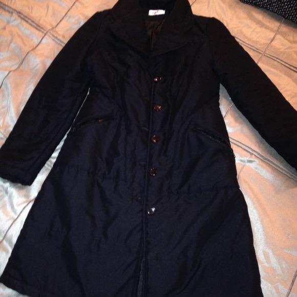 Fitted black coat