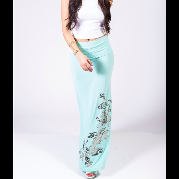 ⭐️HP⭐️Mint/Green Metallic Print Foldover MaxiSkirt - Picture 5 of 7