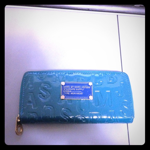 Inspired Marc by Marc Jacobs zip around wallet