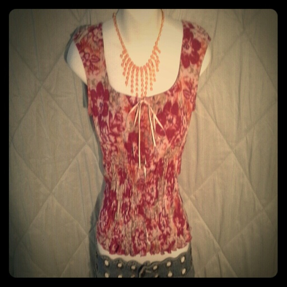 Floral top - Picture 1 of 3