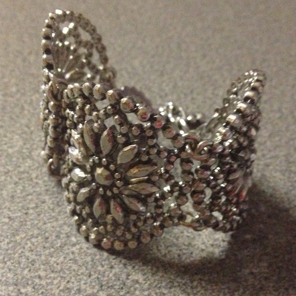 Vintage inspired toggle bracelet - Picture 1 of 3