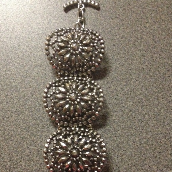 Vintage inspired toggle bracelet - Picture 2 of 3