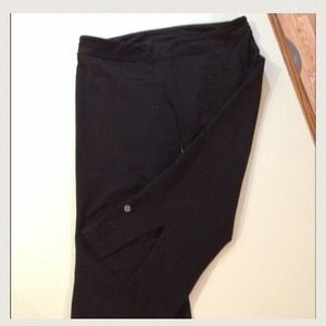 Lululemon black workout capris🌷