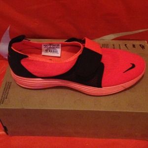 Woman's Nike Lunar Rift Racer 6.5 NWT