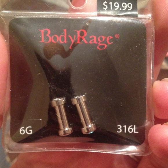 Brand new 6g earrings