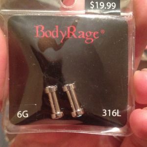 Brand new 6g earrings