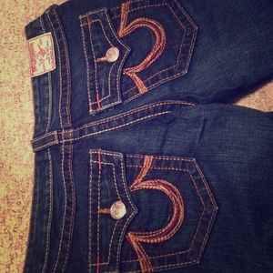 Joey fit, orange yellow and red trim!