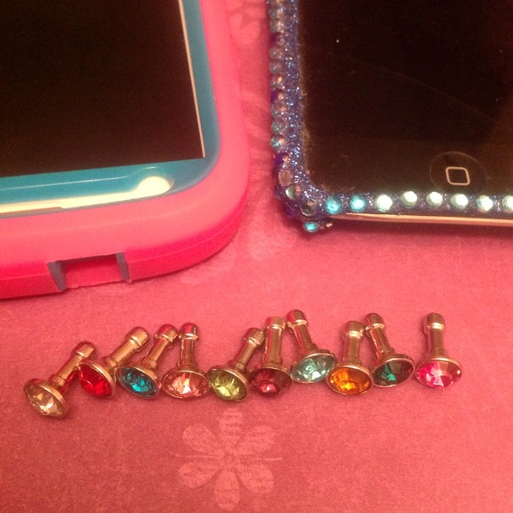 FREE W/PURCHASE! gemstone dust plug for phone!