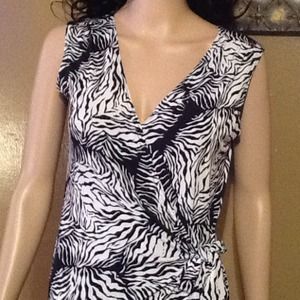 Black/White Sleeveless Dress
