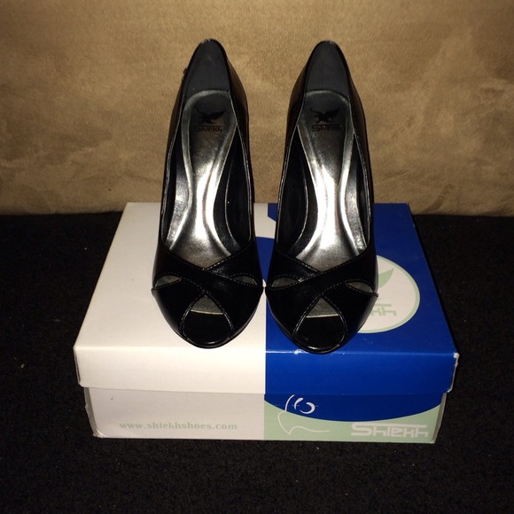 Black Pumps - Shiekh